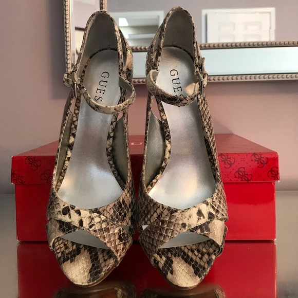 GUESS snakeskin heels - Brand New - Picture 3 of 3